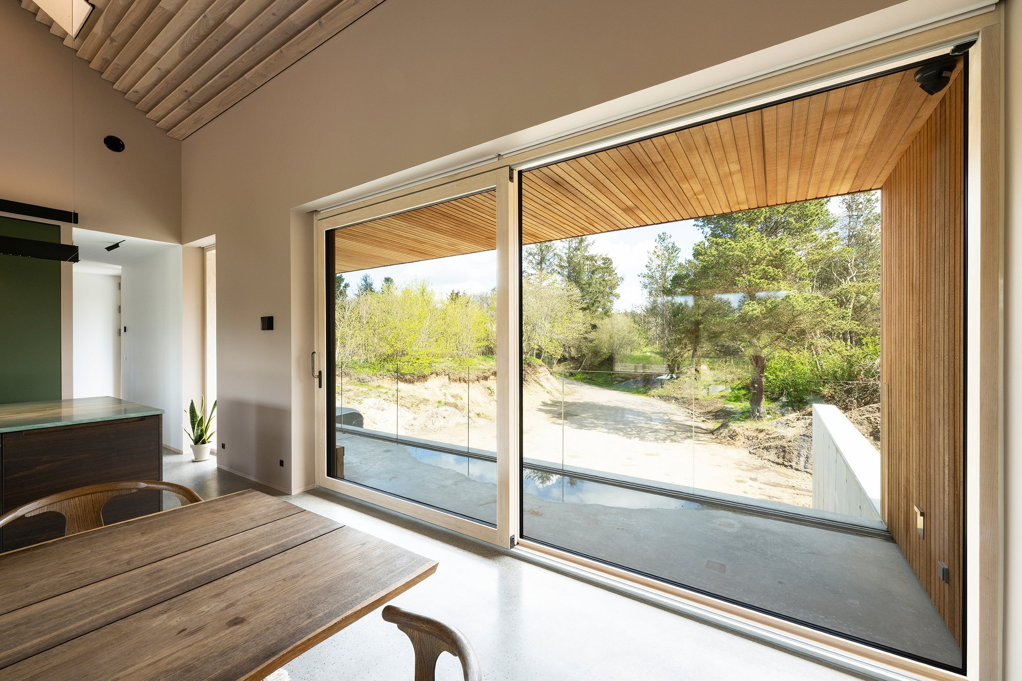 Crown sliding door