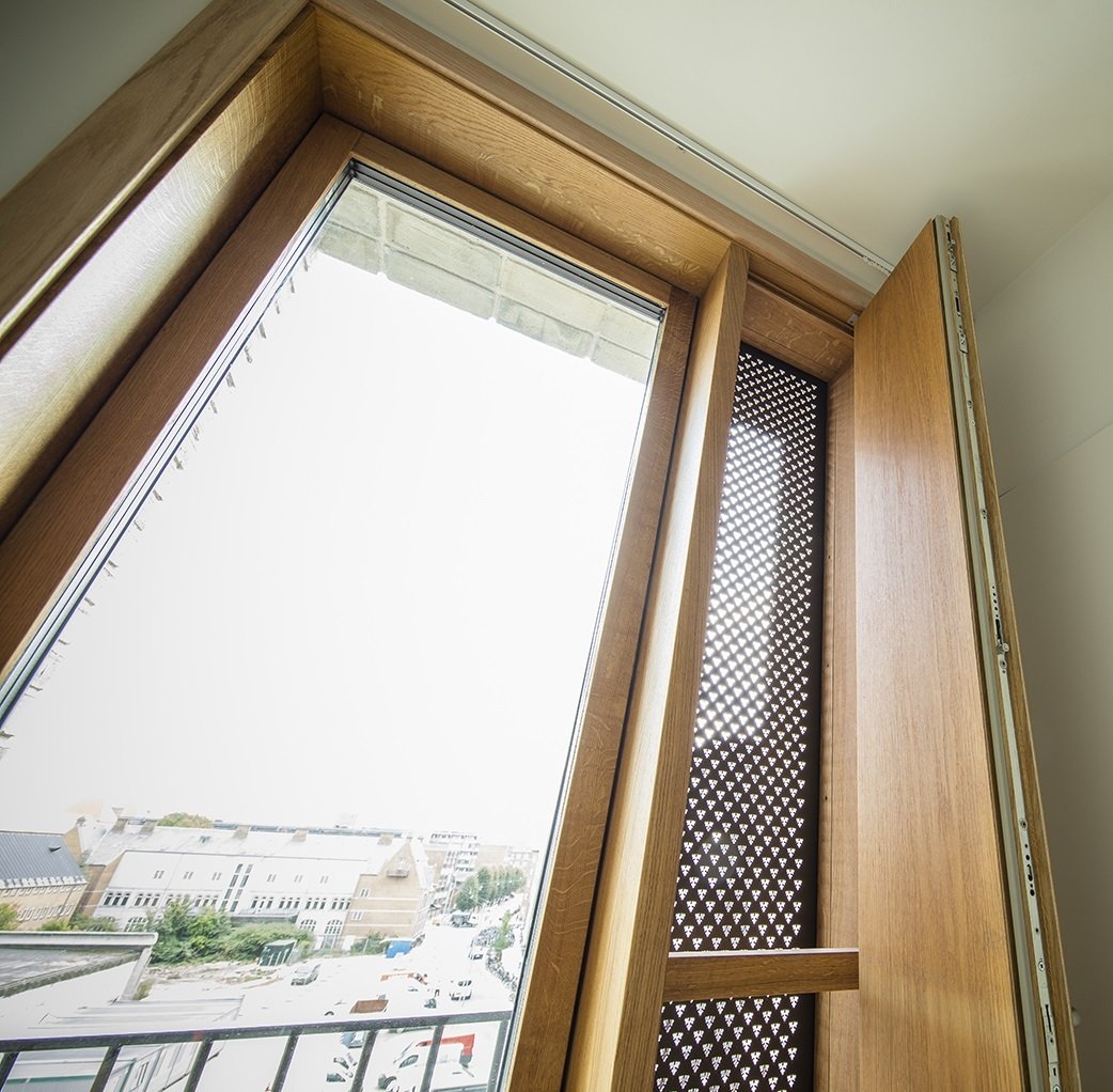 Sluse_egetrae_krone_vinduer