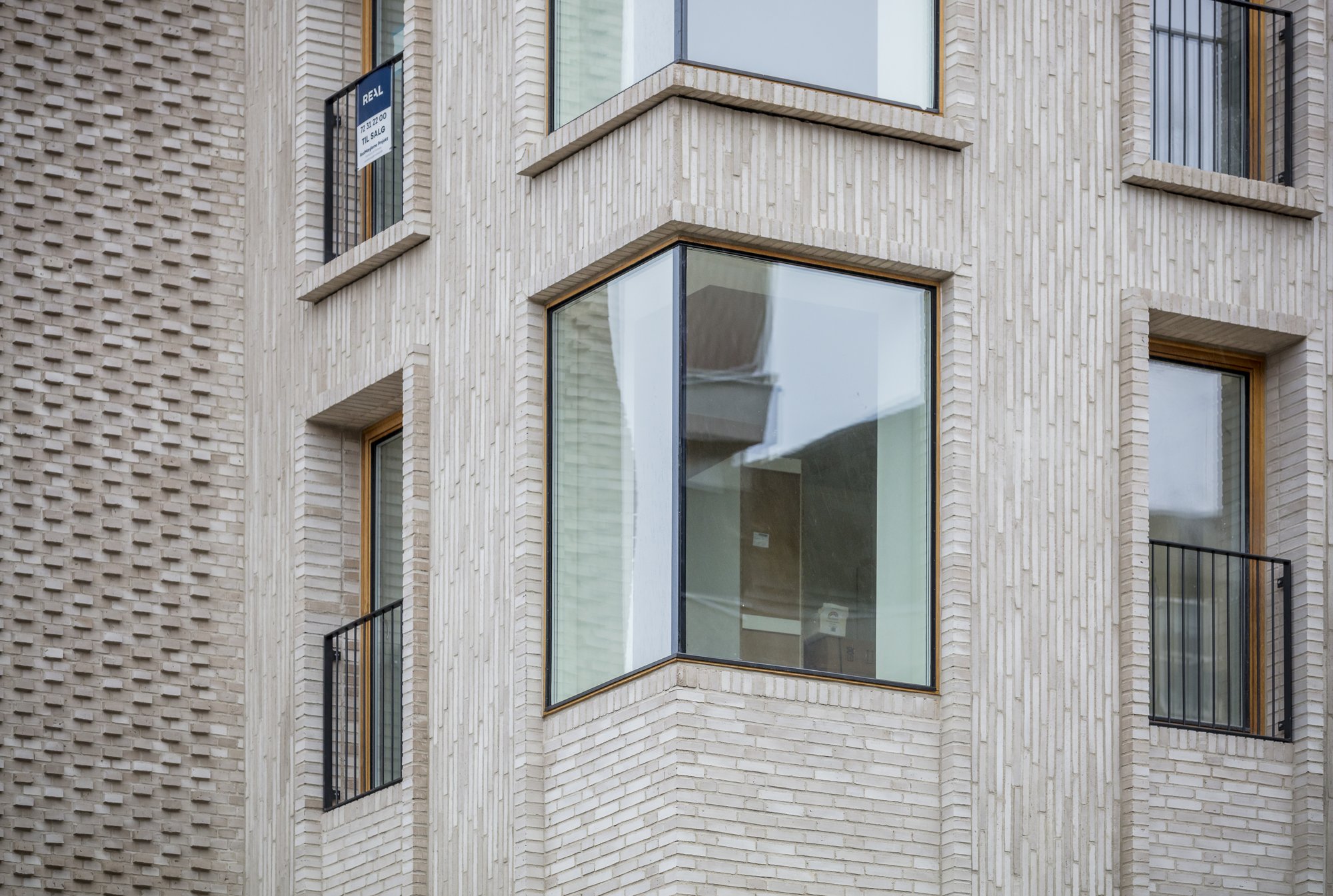 KRONE glass corner