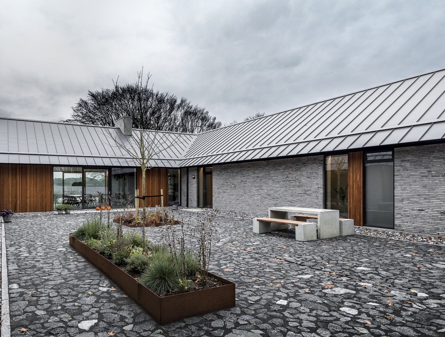 Trae_alu_med_egetrae_6_KRONE